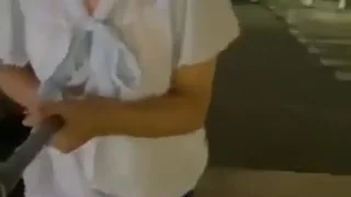 【人妻素人】おしり露出でお買い物　見られたい願望　男子トイレでオナニー - FC2 Video - 282376