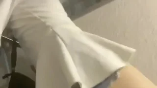 【人妻素人】多目的トイレで開けっ放しオナニー　露出　お尻もおまんこも丸見え - FC2 Video - 282452