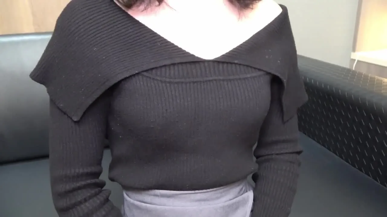 【２０歳】照れ屋で甘えん坊の可愛いこちゃん。６体位のエッチが気持ち良すぎて痙攣しまくりの本気生中出し - FC2 Video - 283542