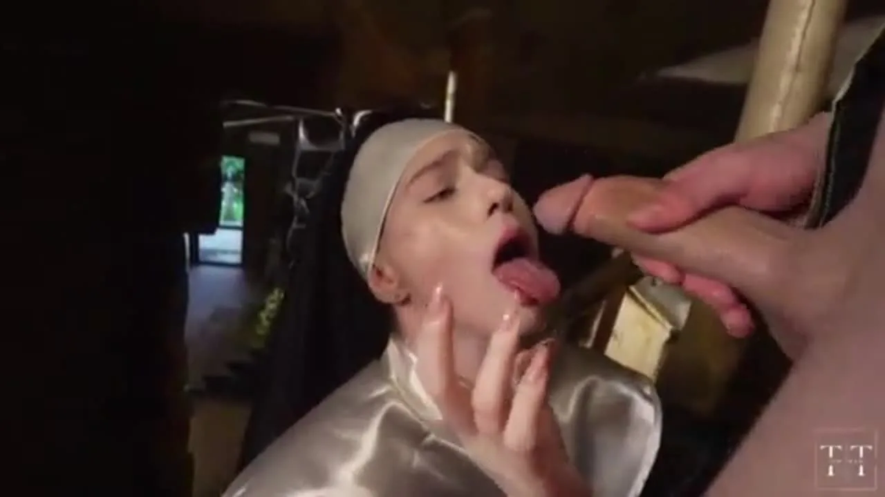 尼にお仕置き　天井桟敷に呼び出され神ぷ様に過去を悔い入り懺悔の為に即尺しなさいと口内射精の洗礼受ける - FC2 Video - 285025