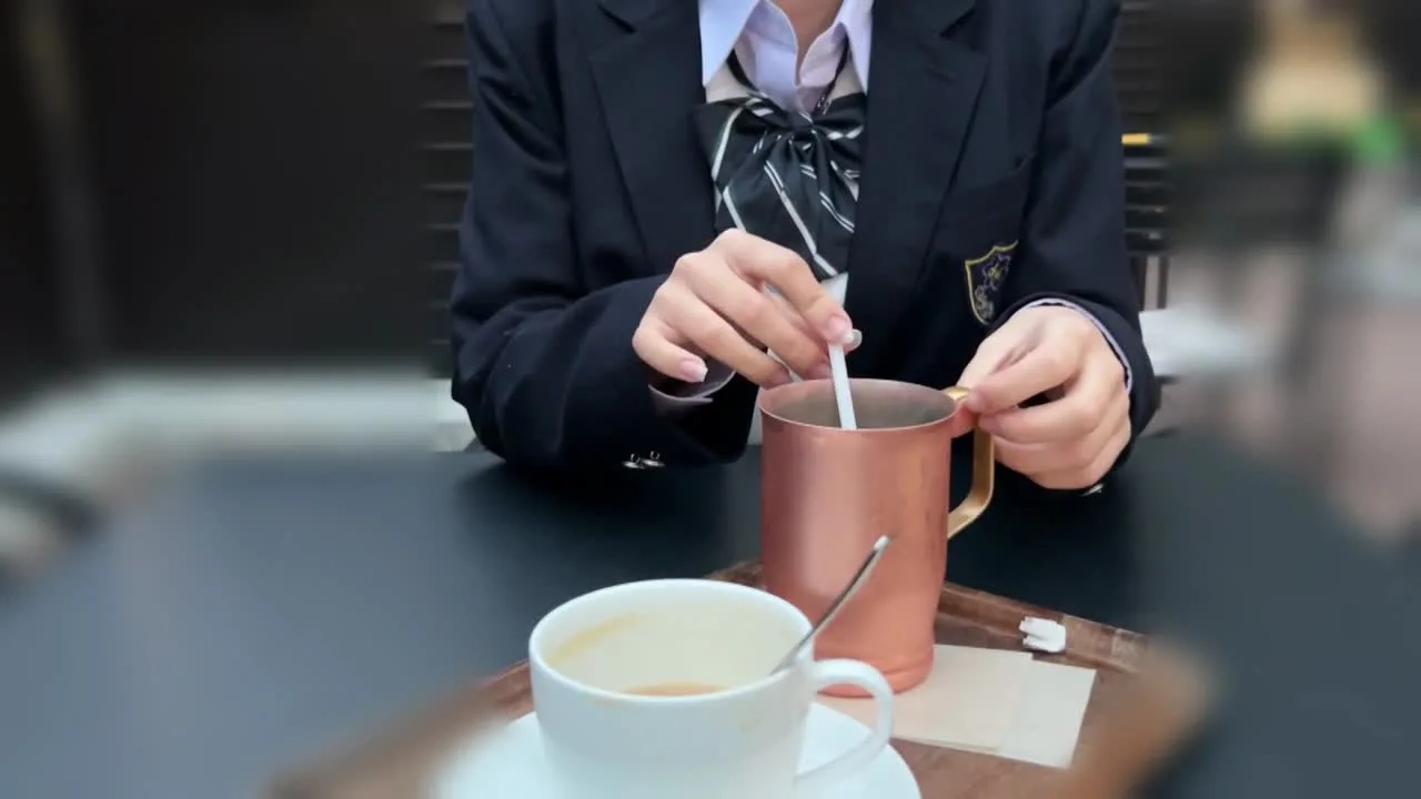 ショートカット巨乳ちゃん。おじさんと初めてホテルに - FC2 Video - 286373