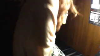 【無修正】パイパンお姉さんのながらオナニー。クリ揉み上げ愛撫は参考になる - FC2 Video - 286933