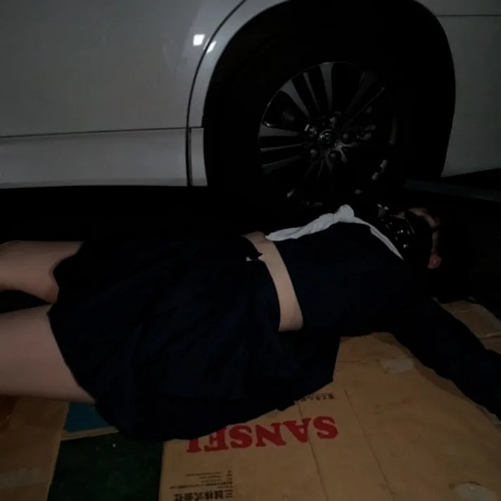 集団眠姦×女子学生が駐車場で無防備な身体に好き勝手に中出しされ続けた一部始終☆ - FC2 Video - 287611