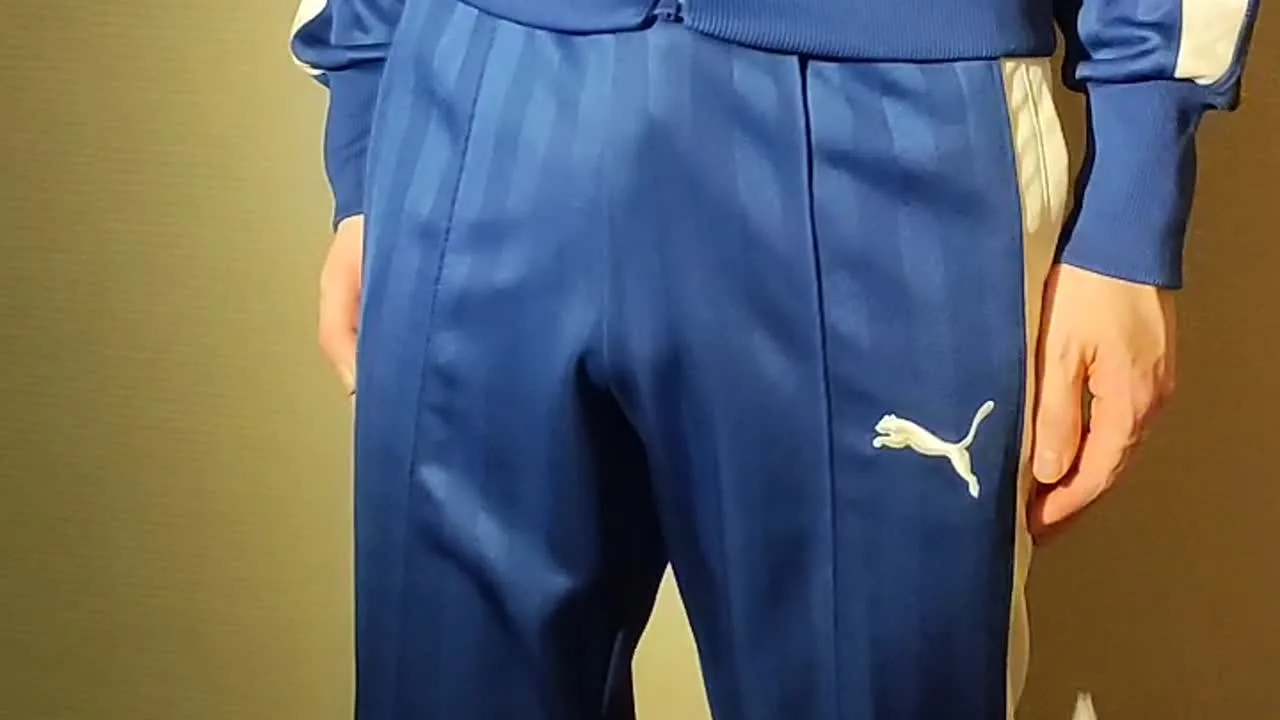 【ﾀﾞｲｼﾞｪｽﾄ】PUMA 青×白サイド_ジャージ上下_着衣オナ_裾絞り_ホッピング_平成デザイン - FC2 Video - 288933