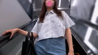 【ジーンズの中の秘密】豊満デカ尻ウェイブとノーブラOPで判明したビンビン美乳首！ - FC2 Video - 289803