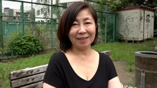 H077G01　お堅い職業で性欲旺盛な還暦熟女の初AV!性癖全開でカメラの前でオナニーイキ！ - FC2 Video - 293122