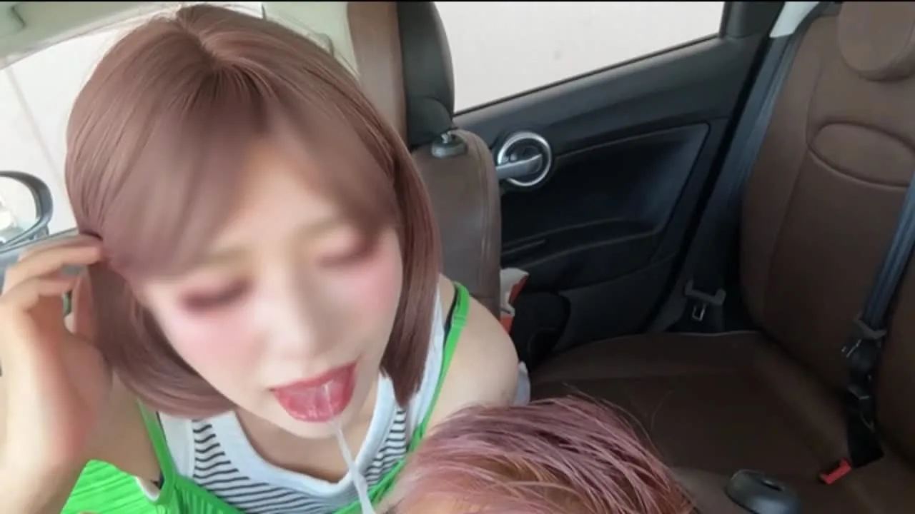 超美形痴女による車内で激しくエロティックな唾液責め!チンポを手コキで絶頂に導かれしっかり大射精! - FC2 Video - 293242