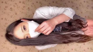 羞恥心など全く無いかのようにカメラに向かって尻肉を拡げて肛門を見せつける自撮り女子の変態大痴態！ - FC2 Video - 294819