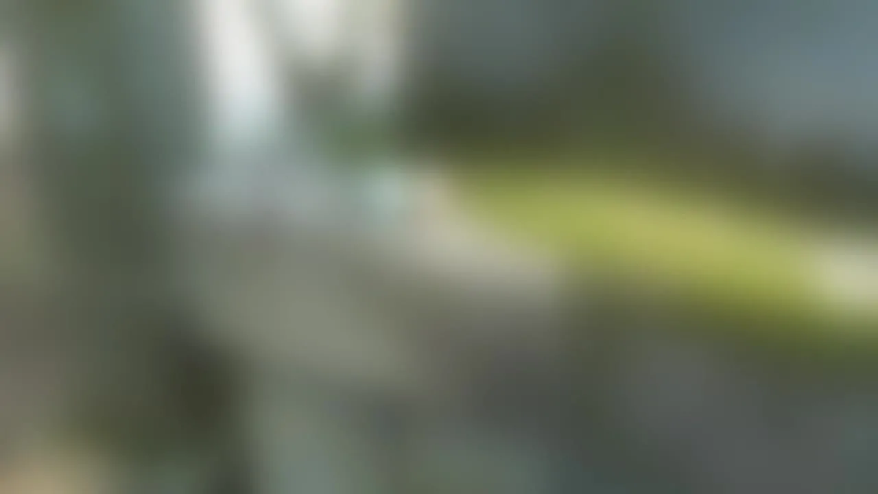 顔出し！3日間限定！ミニスカートから生足美脚を露出させる美容スタイリ - FC2 Video - 295905