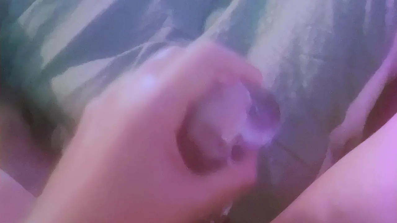 普通の男性がオイルを塗る。 靈水未來オナニー20241220.mov - FC2 Video - 296009