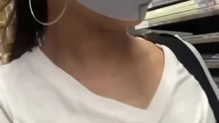 【淫乱　人妻　露出　ホームセンターで露出お散歩】下着をつけずに乳首がボッキ - FC2 Video - 296450