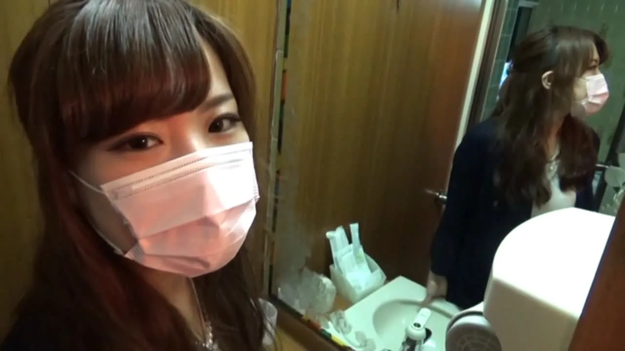 お嬢様系女子大生にチンポ・アナル・足指舐めさせ合体！大股開き背面騎乗位を鏡に映し結合部見せつけ！ - FC2 Video - 296678