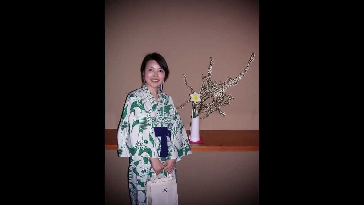 【無】老舗旅館の女将が、親しい間柄の顧客と不倫してハメ撮りしてしまいました。 - FC2 Video - 297100