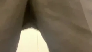 【人妻】調教NTR人妻　極太ディルド　勤務時間中に多目的トイレで極太ディルドでアナニー - FC2 Video - 298480