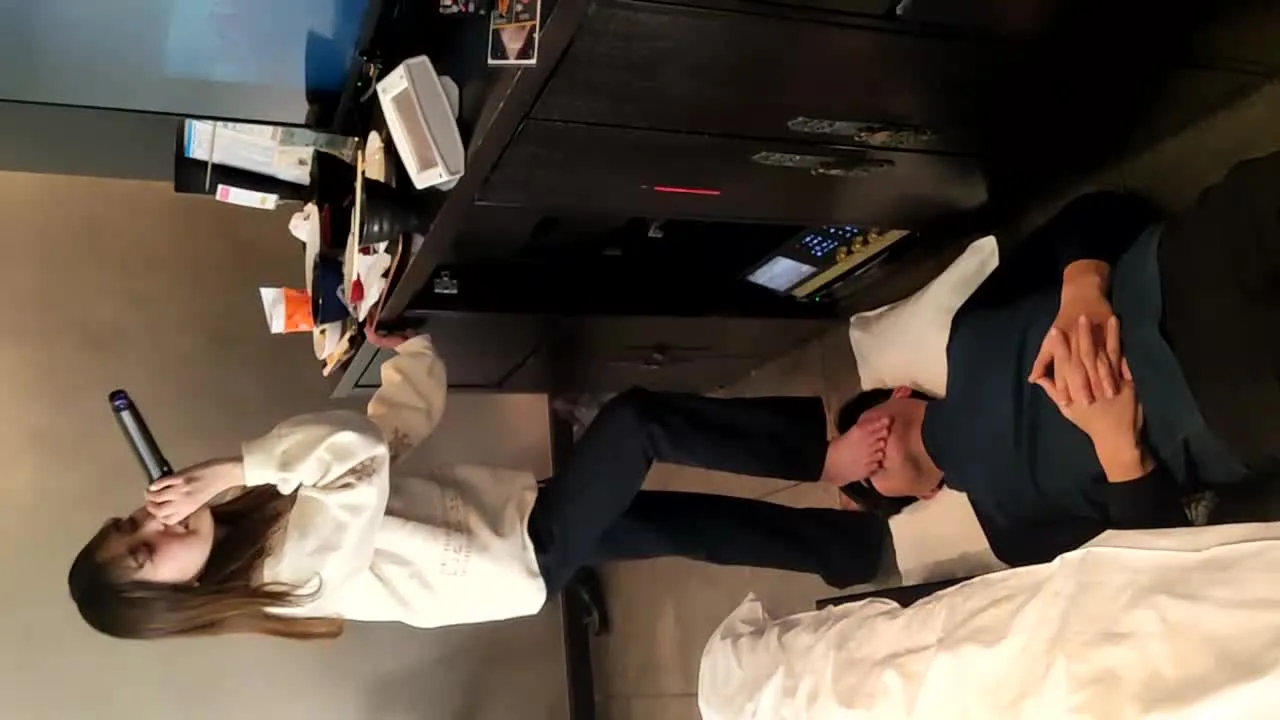 ７６分めいちゃんに顔面踏まれまくりセット - FC2 Video - 298502