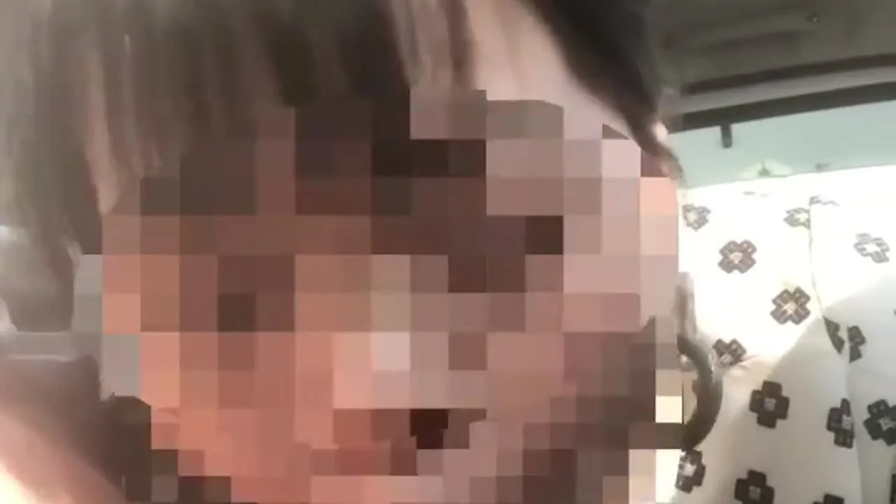 【素人淫乱　寝取られ人妻】車内での長時間フェラチオ　人妻　不倫　寝取られ - FC2 Video - 298548