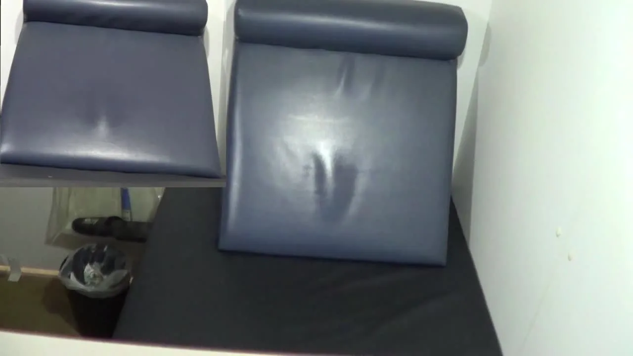 【無修正】働くおねえさんの息抜きは中逝きクリ逝きで痙攣ピクピク - FC2 Video - 299032