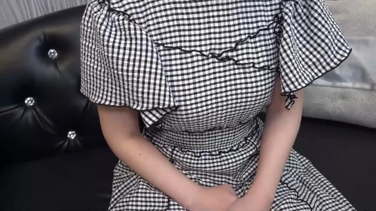 【初撮り／美巨乳】恥じらいを隠すクールな表情。身体は正直そのもの。 - FC2 Video - 299548