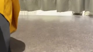 【寝取られ人妻　素人妻　仕事の休憩中に】お仕事でランチに出かけた時に試着室でオナニー - FC2 Video - 299902