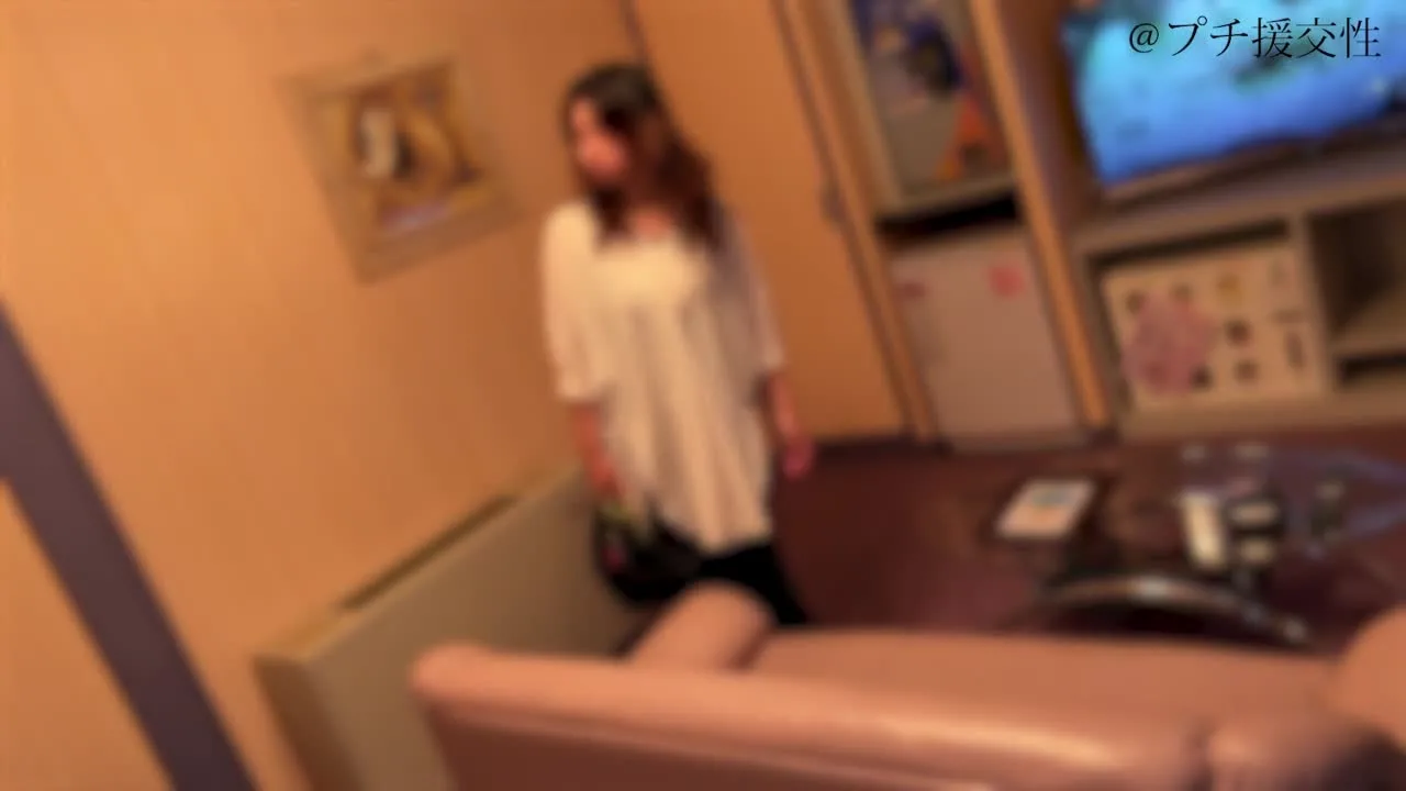 【人妻】東北在住の奥さん 出産直後で止まらない*乳 半外半中出しセックス - FC2 Video - 300168