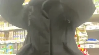 【人妻素人　露出スタイルでお買い物】パンティ透け透けで****ストア　店内でおま○こ丸見 - FC2 Video - 300396