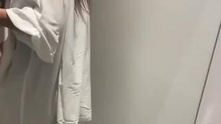 【寝取られ人妻　素人動画　試着室で全裸オナニー】ミニワンピにTバックを履いてお出かけ - FC2 Video - 300672