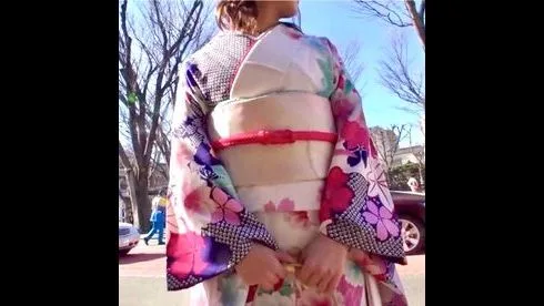 新成人のお祝いに中出し 清楚系ビッチJD Sちゃん(20) - FC2 Video - 300824