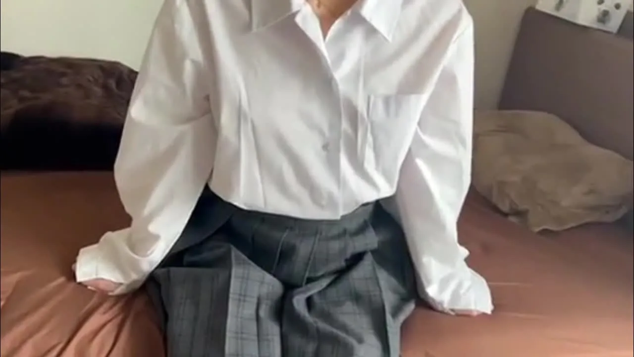 【巨尻】陸上で鍛えた健康的ムチムチデカ尻 彼氏に内緒でトレーニングウェア＆制服で中出しハメ - FC2 Video - 302508