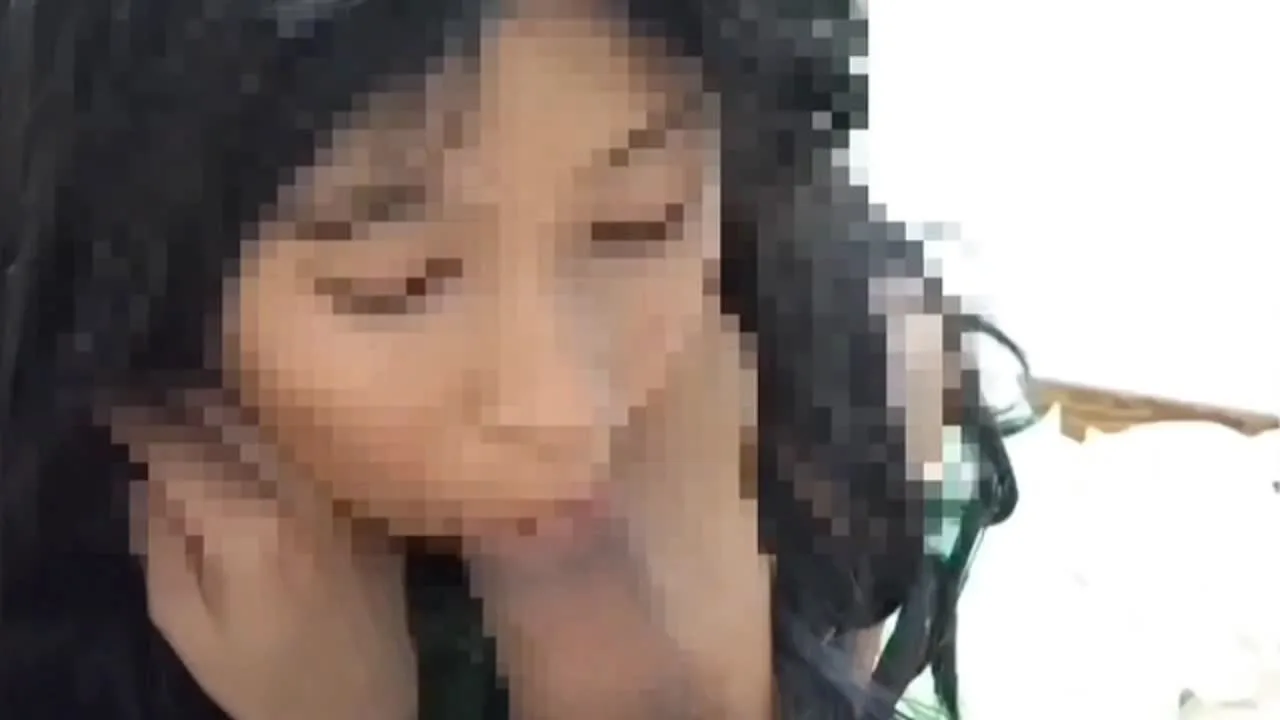 綺麗なパーティードレス姿の若妻が野太いチンポをしゃぶってまんこにブチ込まれて顔射でぶっかけられる！ - FC2 Video - 302598