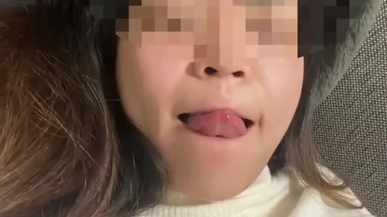 【不倫寝取られ人妻　ご主人様への報告動画】クリトリスオナニーで潮吹き　刺青　寝取られ - FC2 Video - 302836