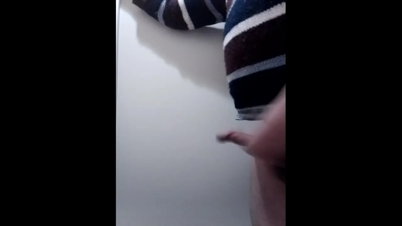 パイ◯リしてもらうのが夢なおっさんのオ◯ニー動画3 - FC2 Video - 304201