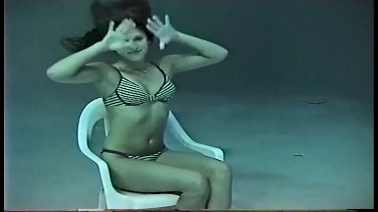 AQB019-1.mpg　UnderWater Dance & Swimming movie - FC2 Video - 304729