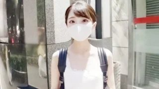 初撮影　撮影史上過去最上級美人美容部員に大量中出し - FC2 Video - 305035