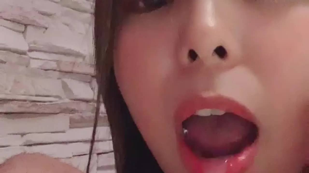 人妻の自撮りフェラごっくん - FC2 Video - 306397