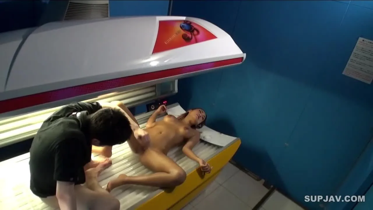 渋谷の日焼けサロン盗み撮影。 - FC2 Video - 306407