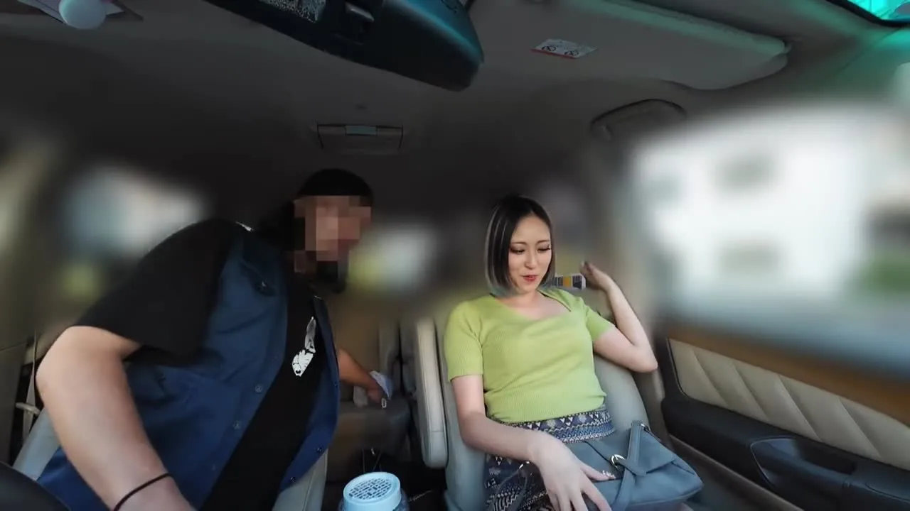 あおり 26歳ヒッチキャハ嬢と職人仲間と3人て濃密に絡み合った記録 - FC2 Video - 306749