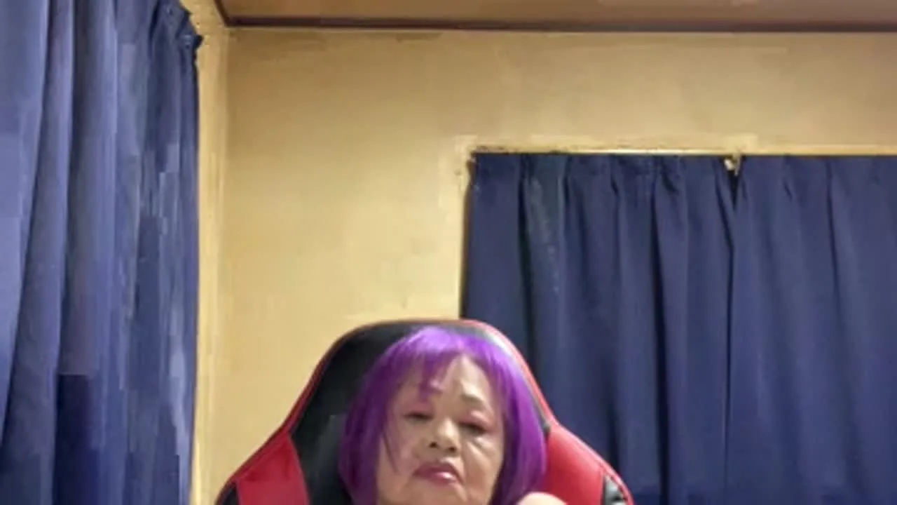 ただいまは全裸です❣️チンポ入れて！ - FC2 Video - 306779