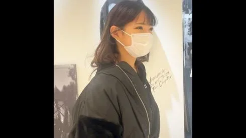 ぱっちりな瞳、貧乳で体つきも可愛いももちゃん バックでポルチオにゴリゴリ亀頭を擦りつけて大量中出し - FC2 Video - 307887