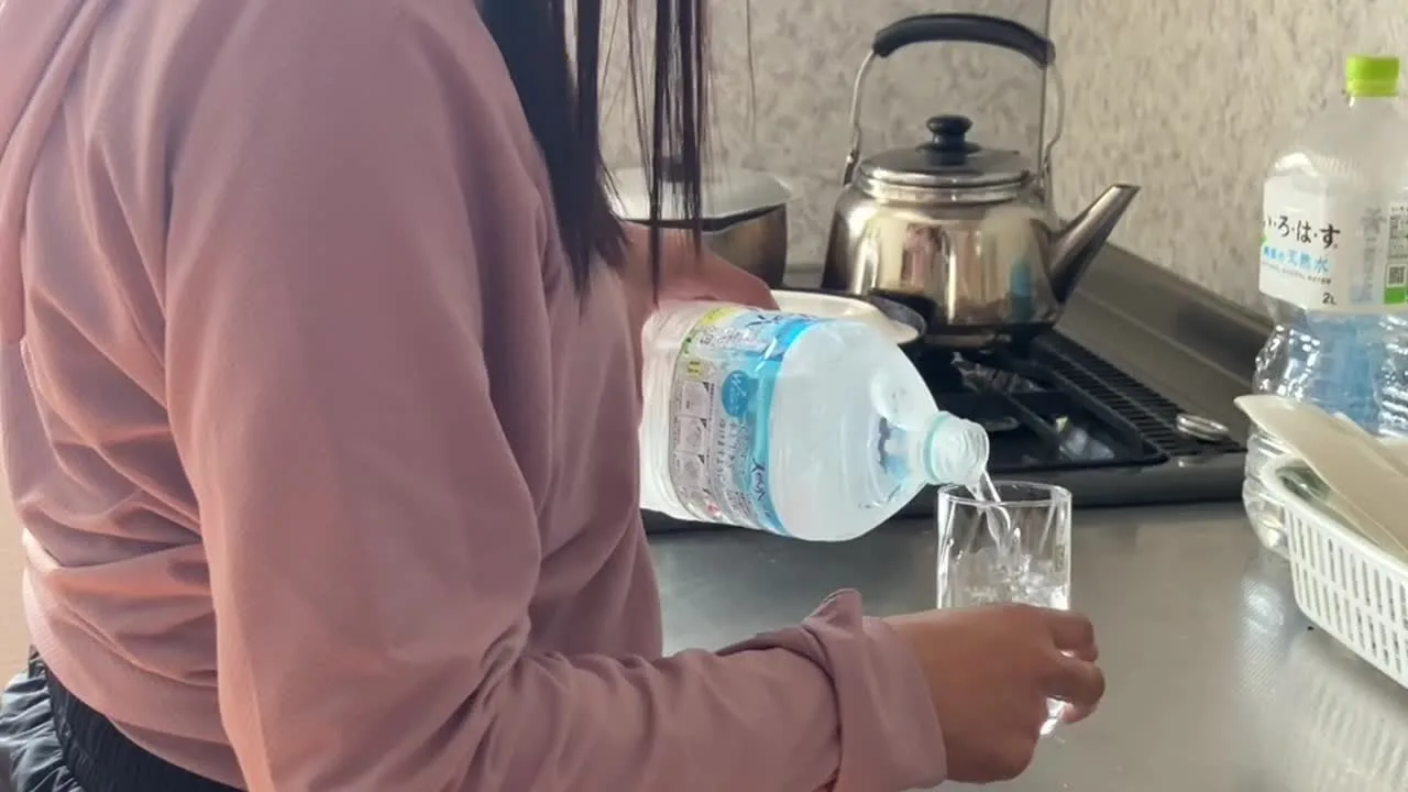 我が家の巨乳メイドさんにセクハラしました - FC2 Video - 308355