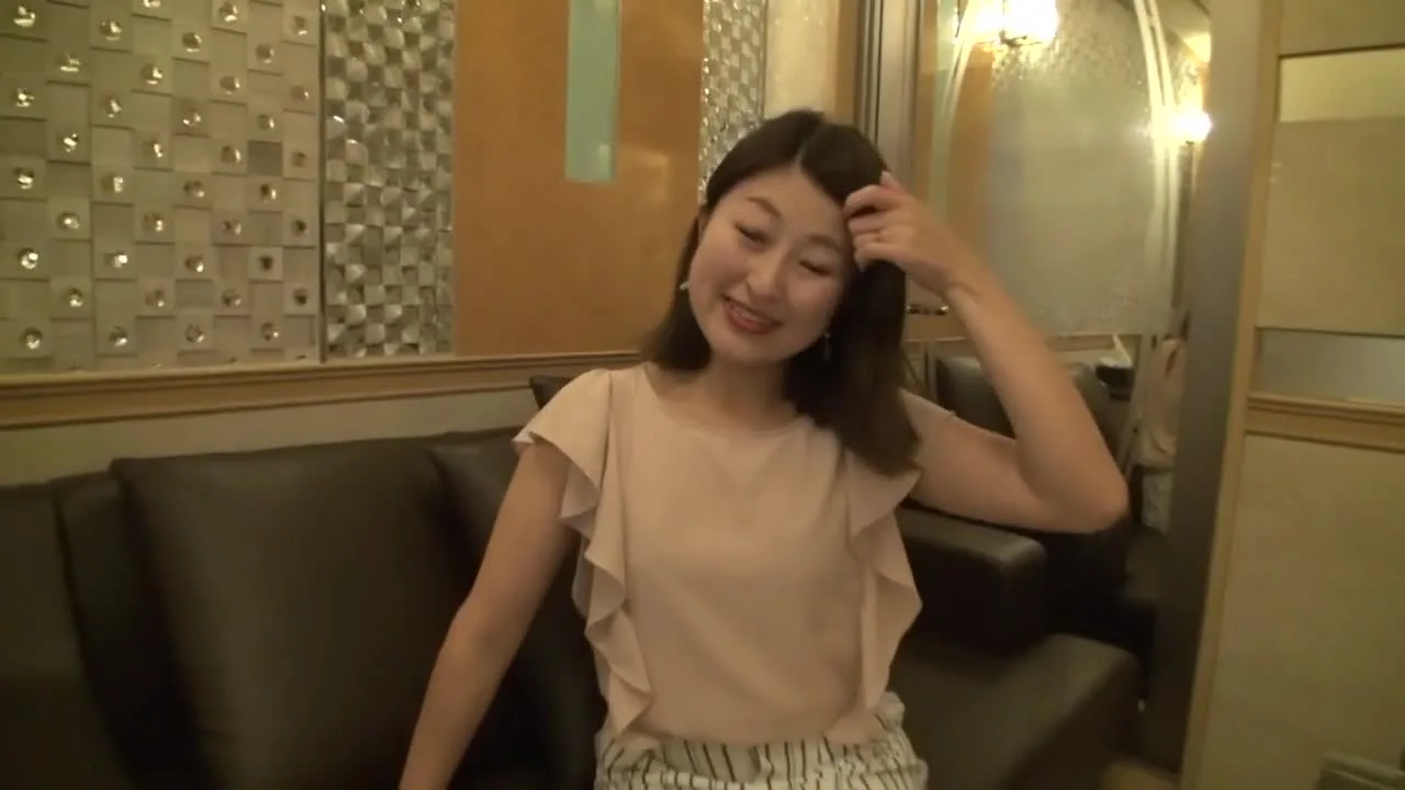 【中出し】嬉しそうにおチ○ポを頬張りザーメン抜き！42歳・色白・上品熟女◆生チ○ポで激しく突かれて - FC2 Video - 309825