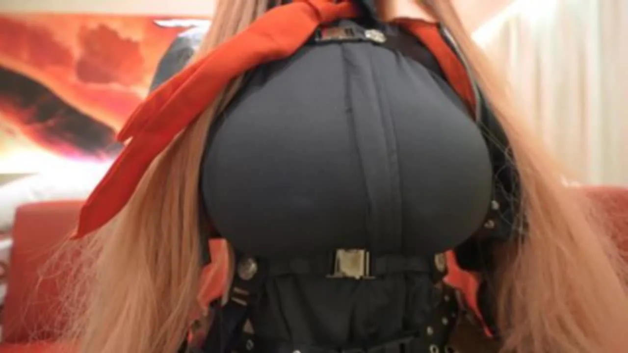 160_【コスプレパイズリ】むちむちKカップ恵体であのキャラを完全再現⁉︎顔まで飛ぶ2次元レベルの大 - FC2 Video - 311594