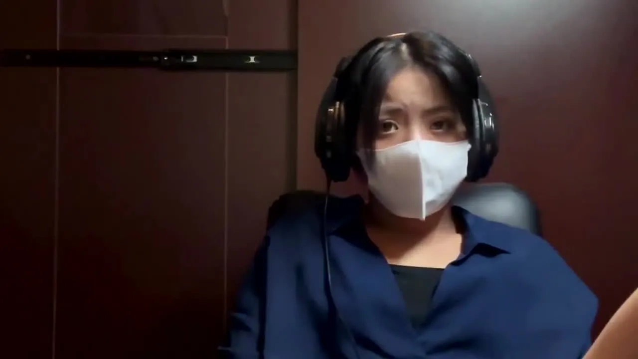 ネカフェ覗かれオナ【変態人妻ブース全裸オナニー 】素人　オナニー　露出　貧乳　刺青　剛毛 - FC2 Video - 312150