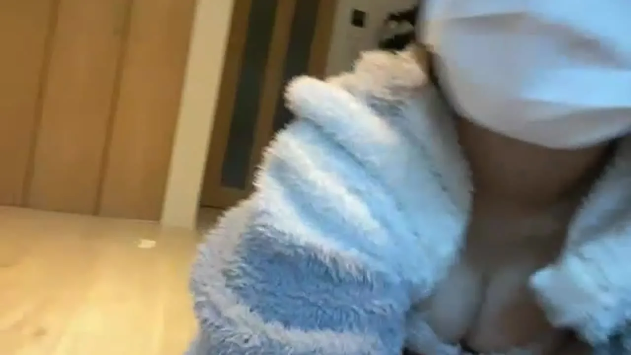 【私はうる！露出狂になる女だ！】うるの、、見えるよ見逃すな　20220122 - FC2 Video - 312488