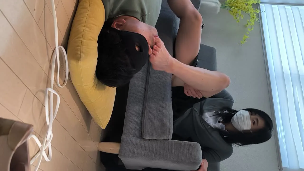 自撮り応援企画さなちゃん⑩プライベートでM男責めなまあし踏み舐め編 - FC2 Video - 312634