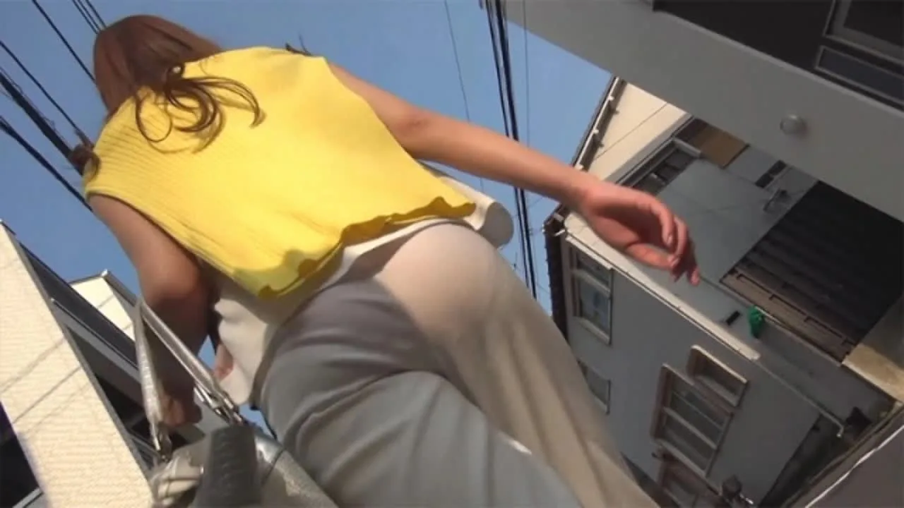 おパンツ丸見えお*さんのUFOキャッチャー - FC2 Video - 312916