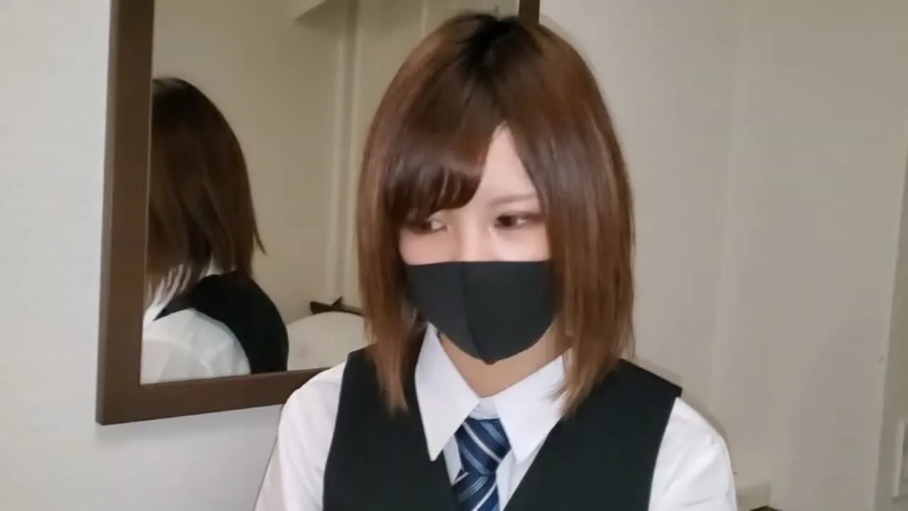 パチ屋の景品カウンターで愛嬌がよく笑顔が可愛い彼女と仕事終わりに初ハメ・中出し - FC2 Video - 313226