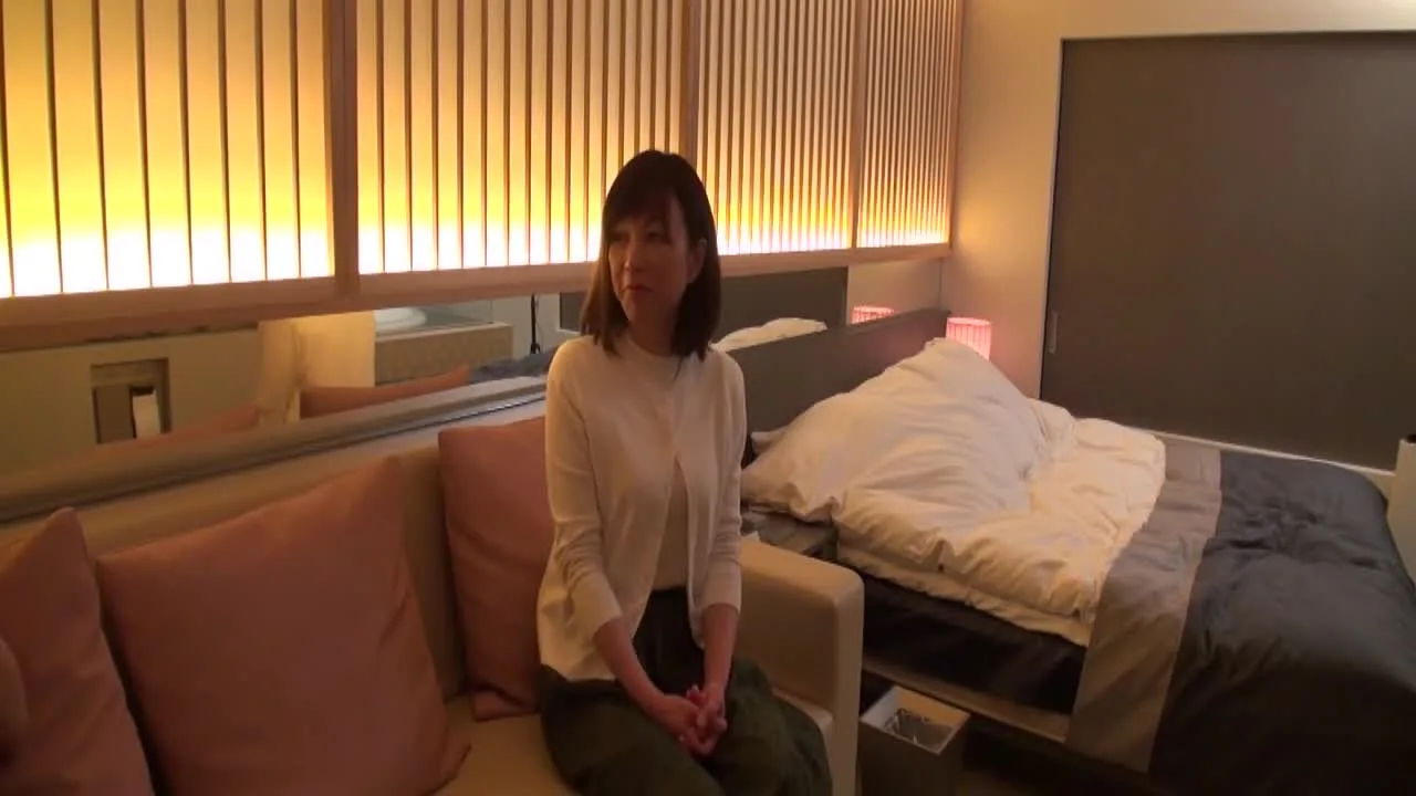 【五十路妻】エロタイツ履いた奥さんに勃起他人チンポをぶっ挿して本気ピストン。 - FC2 Video - 313434