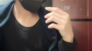 リクエスト【不倫NTR人妻　漫画喫茶で全裸オナニー 】人妻　貧乳　素人　剛毛　脇毛　漫画 - FC2 Video - 313740