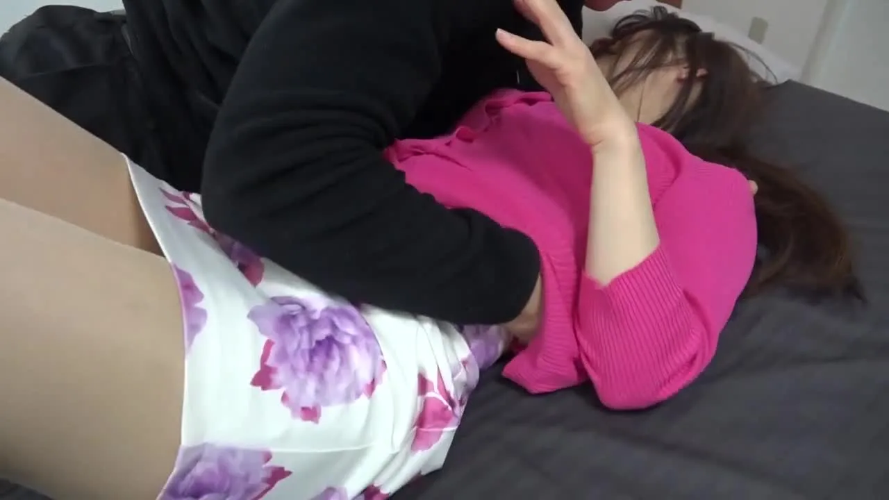 【熟女】エロすぎる！美熟女！ロングヘアにバッチリメイクの人妻（43）◆喉奥まで咥え込むフェラチオ - FC2 Video - 315487