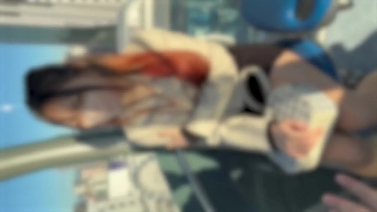 【美女】１８歳 透き通る可愛い声で潮吹きながら喘ぎ 初の**活でダマサれて 子宮に腹パン生中出し - FC2 Video - 316153